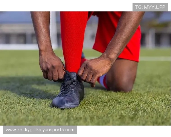 足球鞋带绑法是否能提升球员比赛中鞋子固定性和脚裸保护力度